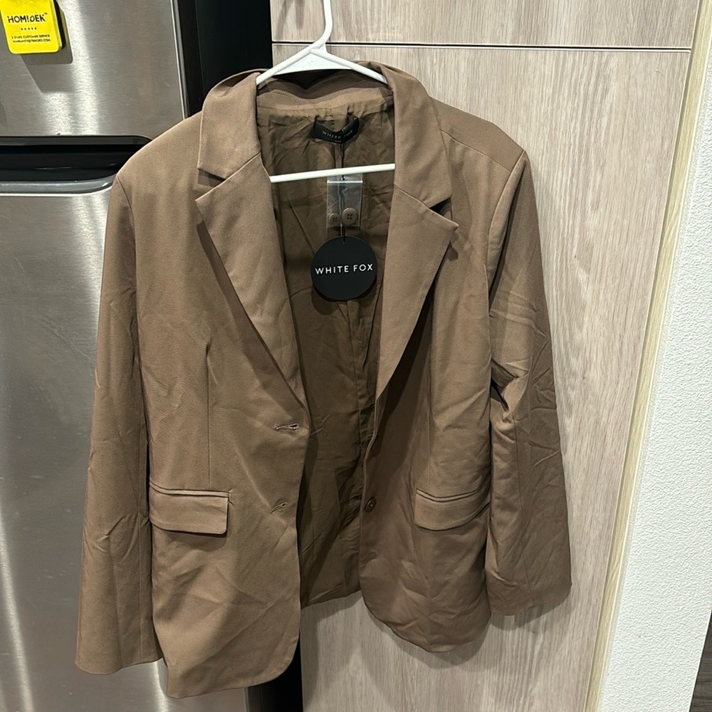 White Fox oversized mocha blazer size S/M. Tags on, not wore